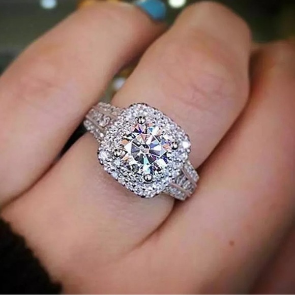 Beautiful Square CZ Ring size 6 - Picture 2 of 6